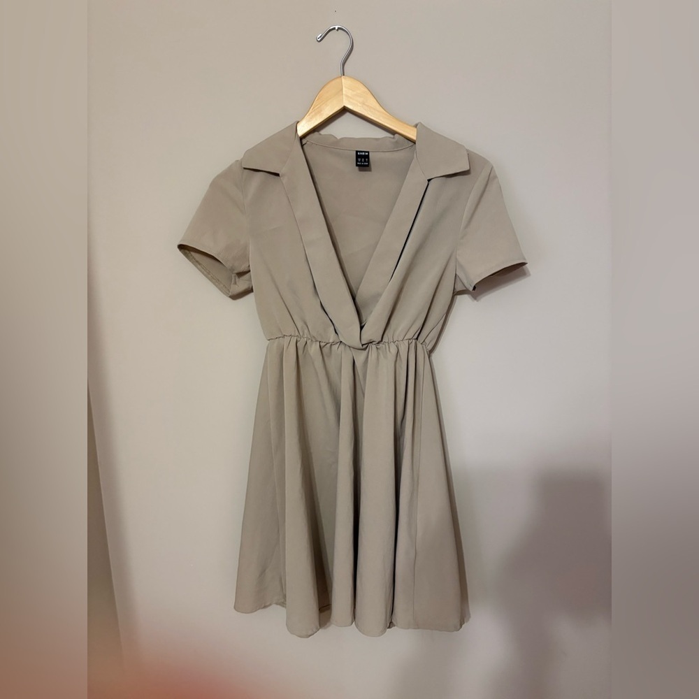 SHEIN Women's Beige Wrap A-Line Knee Length Dress Size XS Casual Summer - Picture 5 of 7